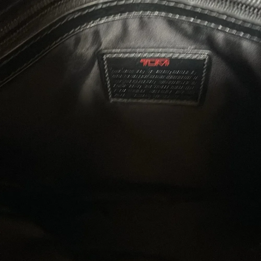 Vintage 80”s Tumi Canvas Leather Crossb Massager Bag in Black/ Exellent